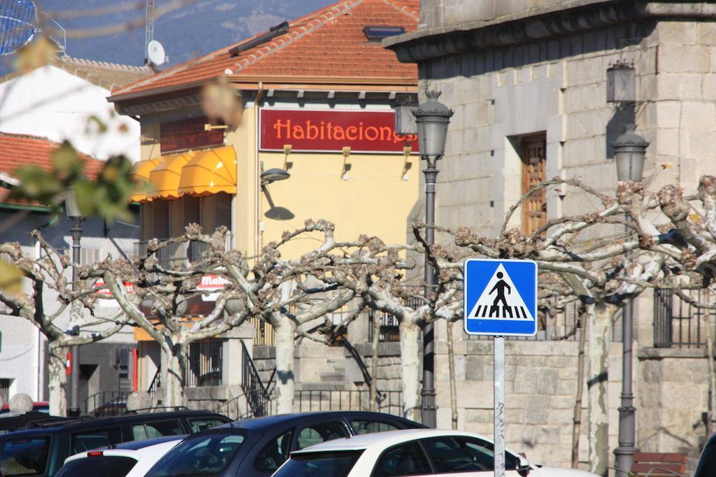 Hostal Gonzalez Guadarrama Exteriör bild