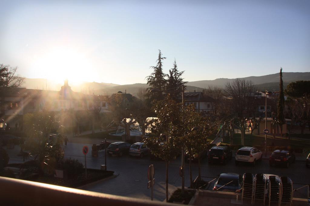 Hostal Gonzalez Guadarrama Exteriör bild