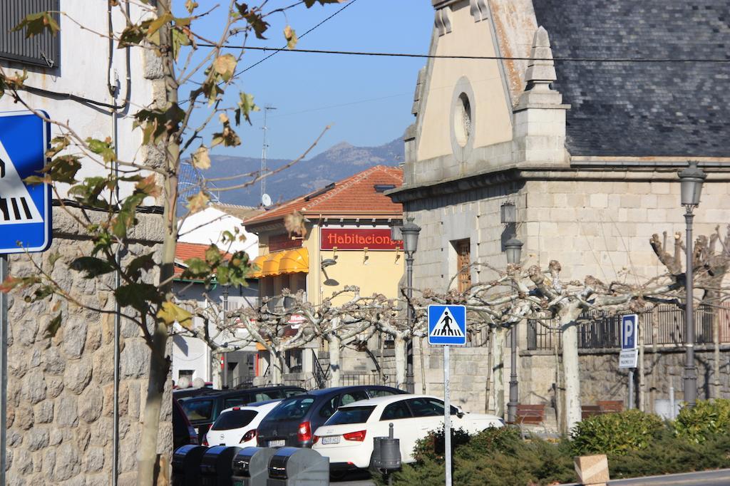 Hostal Gonzalez Guadarrama Exteriör bild