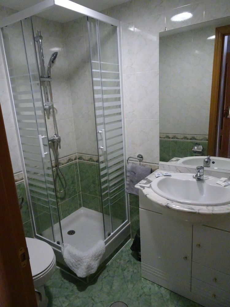Hostal Gonzalez Guadarrama Exteriör bild
